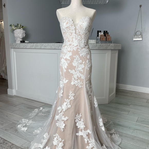 Size 6 *Champagne Wedding Dress* - Picture 3 of 6